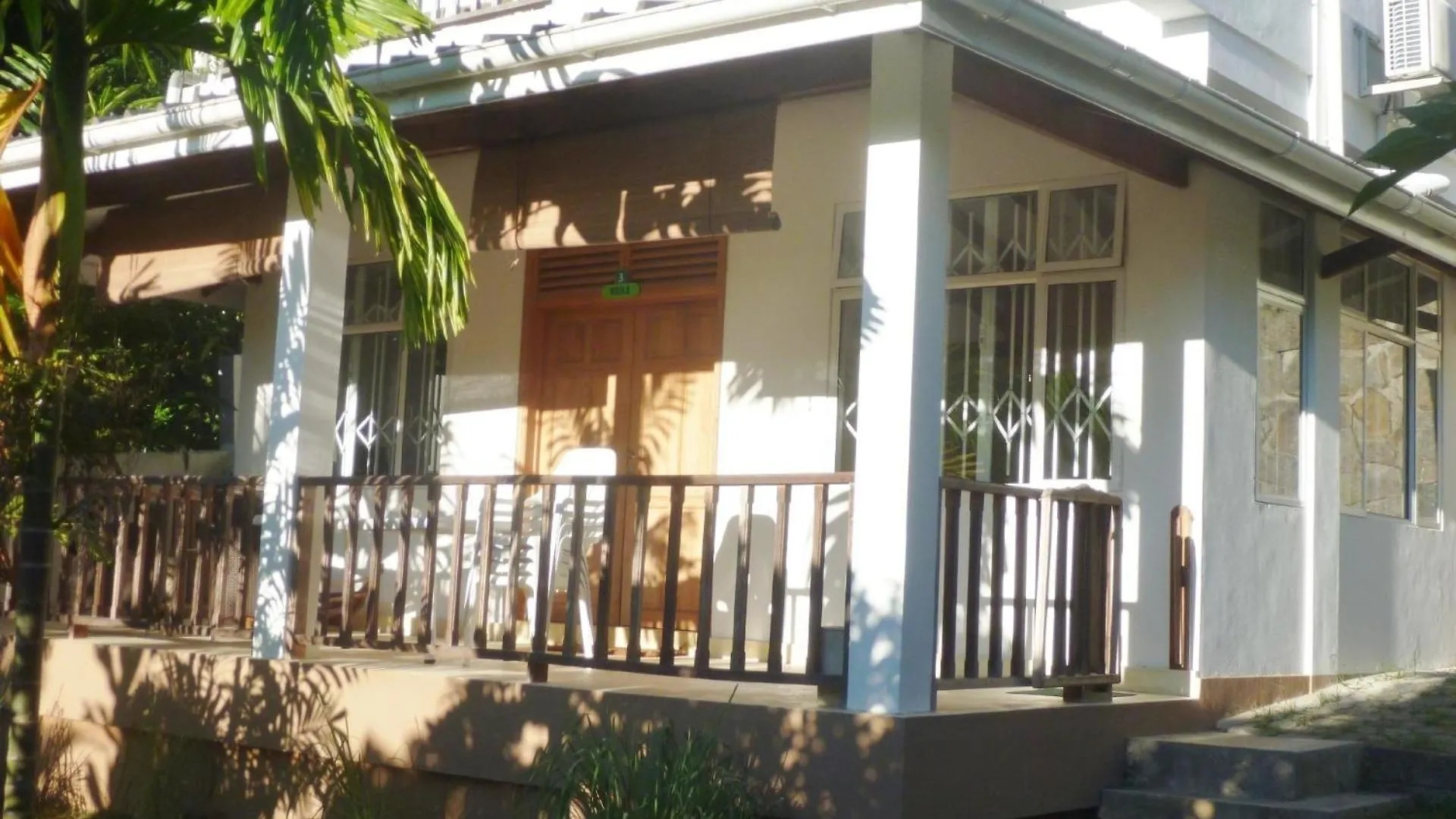 Apartment Appartement Merle Mit Grill Und Garten Beau Vallon